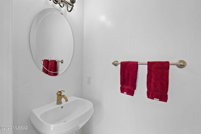 210 Post Way, Tubac, AZ 85646