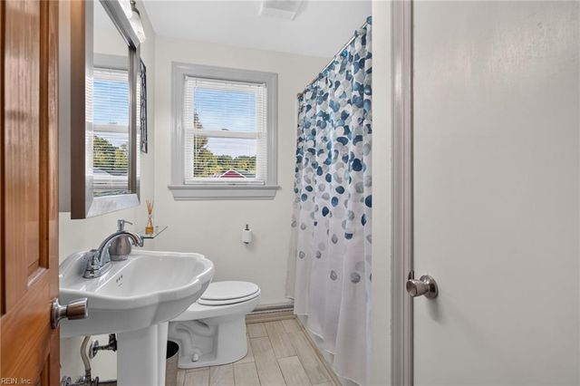 1203 Willowbrook DR, Suffolk, VA 23434