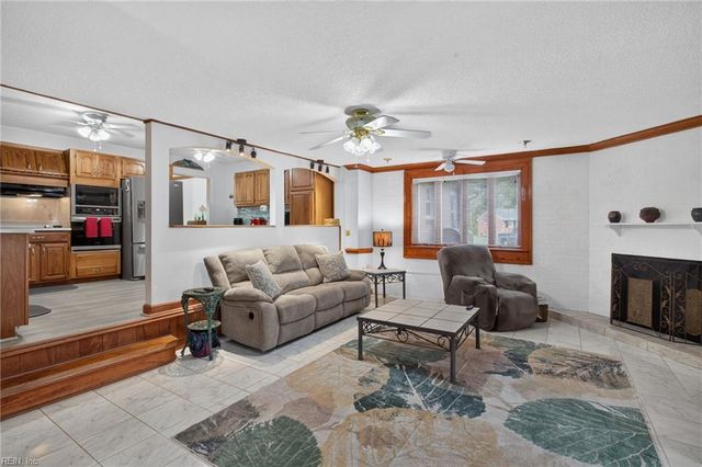 1203 Willowbrook DR, Suffolk, VA 23434