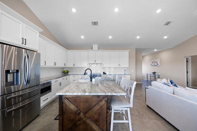 6540 N State Highway 71, El Campo, TX 77437