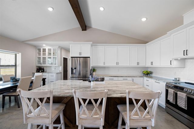 6540 N State Highway 71, El Campo, TX 77437