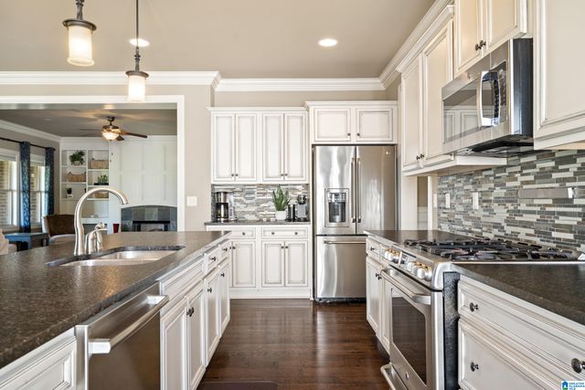 1800 SOUTHPOINTE DRIVE, Hoover, AL 35244