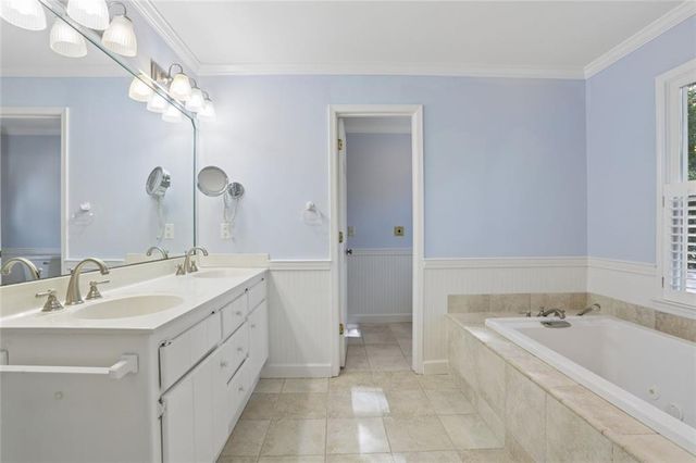 1090 Applecross Drive, Roswell, GA 30075