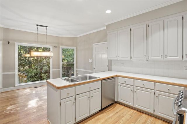 1090 Applecross Drive, Roswell, GA 30075