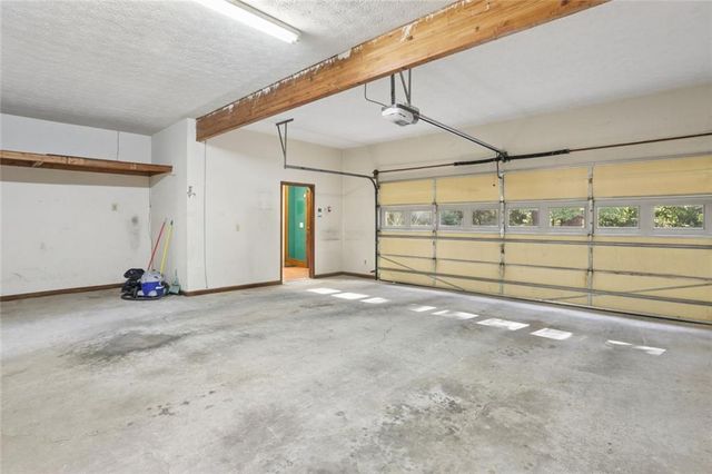 1090 Applecross Drive, Roswell, GA 30075
