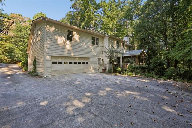 1090 Applecross Drive, Roswell, GA 30075