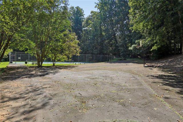 1090 Applecross Drive, Roswell, GA 30075