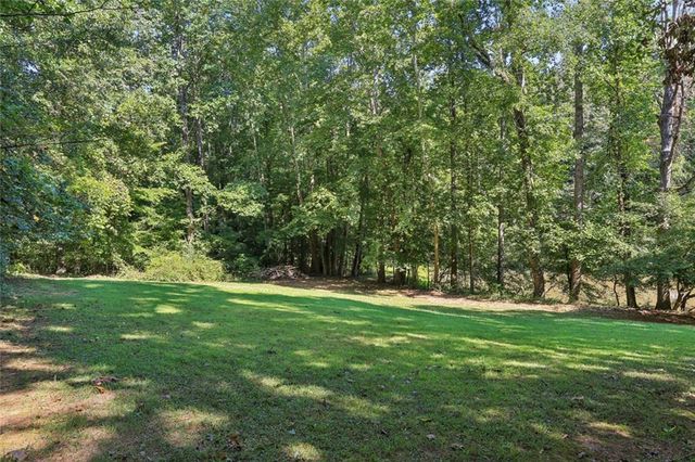 1090 Applecross Drive, Roswell, GA 30075