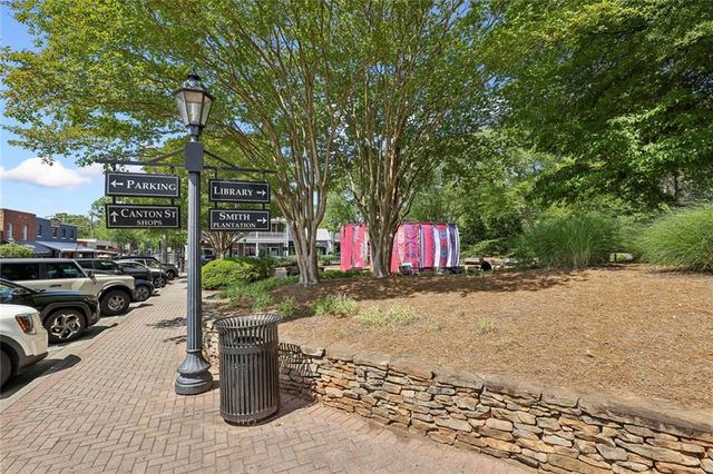 1090 Applecross Drive, Roswell, GA 30075