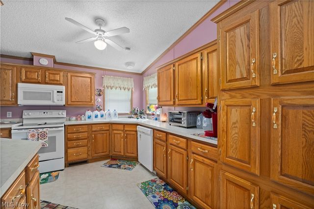78 Periwinkle Drive, Olmsted Twp, OH 44138
