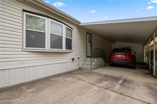 78 Periwinkle Drive, Olmsted Twp, OH 44138
