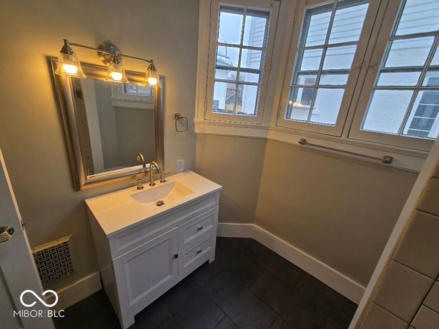 3848 Washington Boulevard, Indianapolis, IN 46205