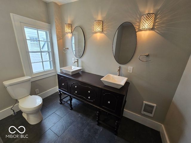 3848 Washington Boulevard, Indianapolis, IN 46205