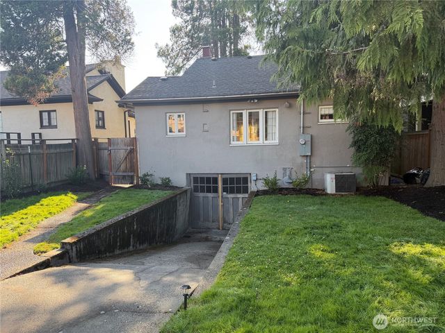 2014 41st Avenue E, Seattle, WA 98112