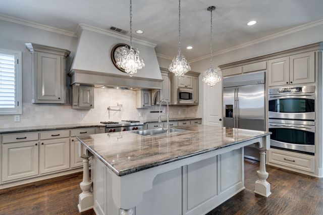 5000 Dickens Lane, Carrollton, TX 75010