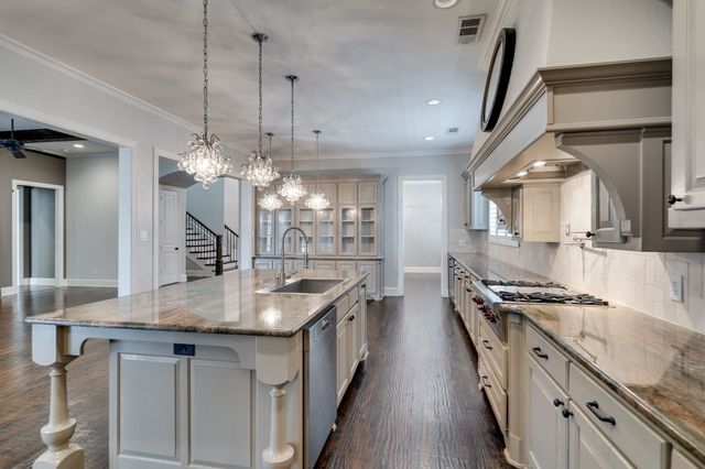 5000 Dickens Lane, Carrollton, TX 75010