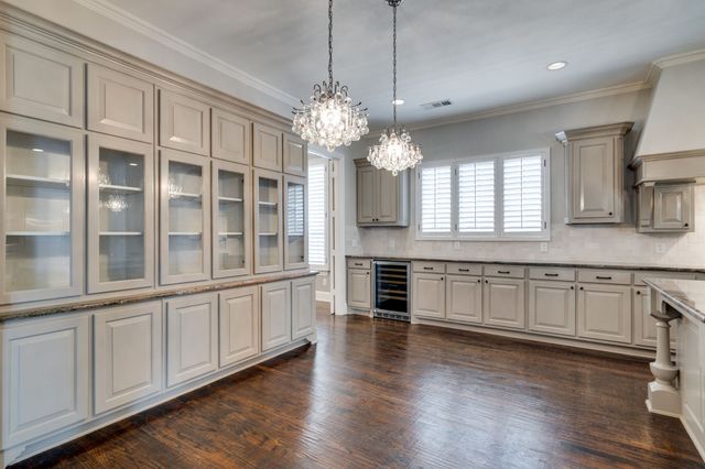 5000 Dickens Lane, Carrollton, TX 75010