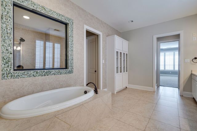 5000 Dickens Lane, Carrollton, TX 75010