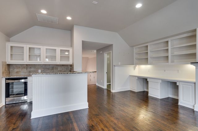5000 Dickens Lane, Carrollton, TX 75010