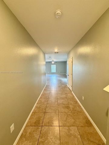 6821 Blue Moon Way, Sun City Center, FL 33573