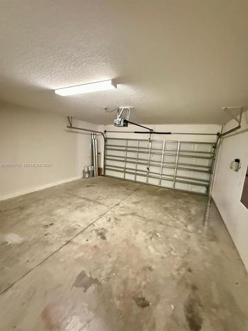 6821 Blue Moon Way, Sun City Center, FL 33573