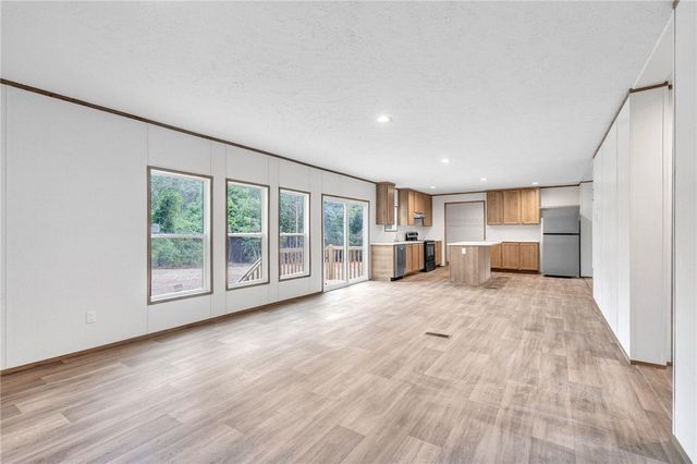 107 Chantilly Circle, Starr, SC 29684
