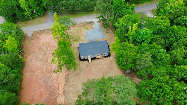 107 Chantilly Circle, Starr, SC 29684