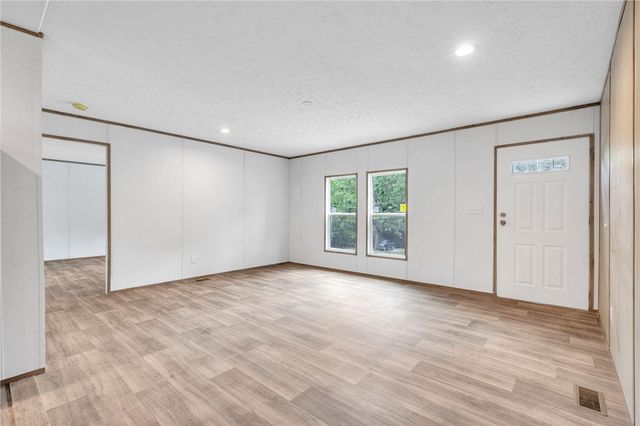107 Chantilly Circle, Starr, SC 29684