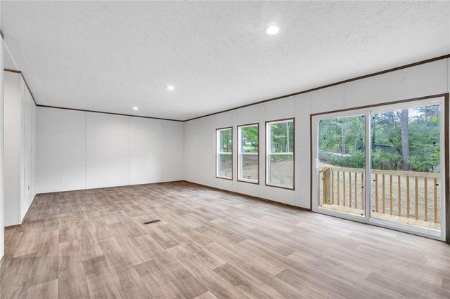 107 Chantilly Circle, Starr, SC 29684