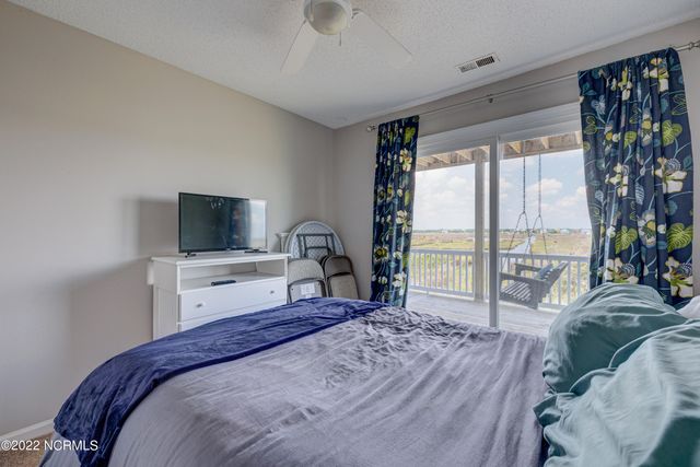 316 Bay Circle, N Topsail Beach, NC 28460