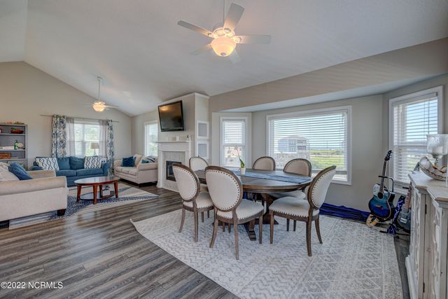 316 Bay Circle, N Topsail Beach, NC 28460