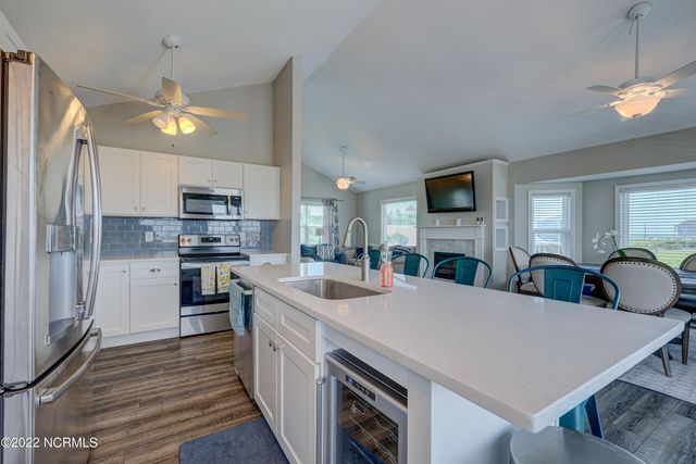 316 Bay Circle, N Topsail Beach, NC 28460