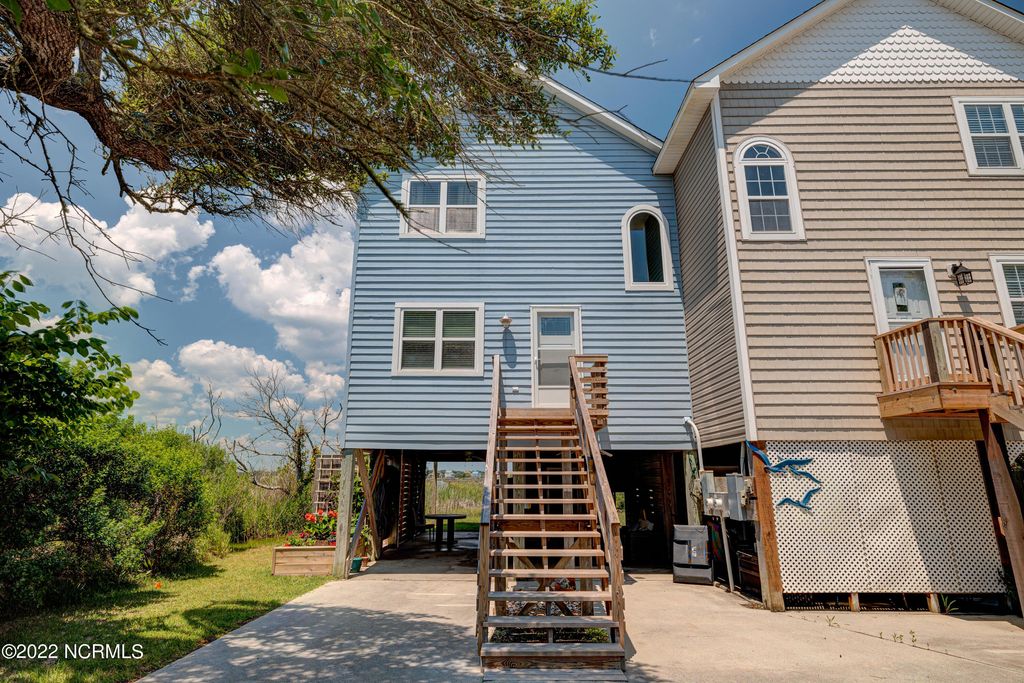 316 Bay Circle, N Topsail Beach, NC 28460