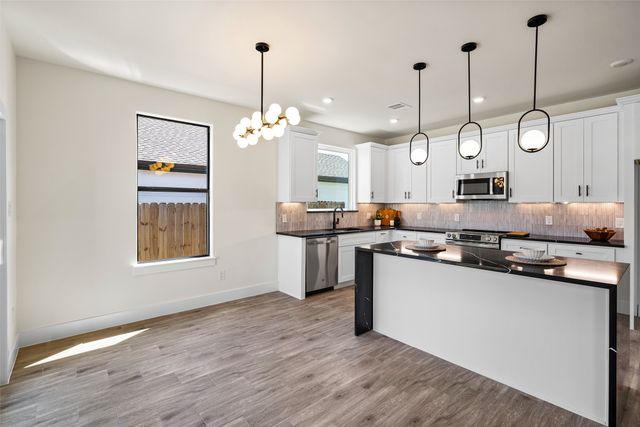 4915 Wichita Street, Granbury, TX 76048