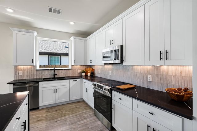 4915 Wichita Street, Granbury, TX 76048