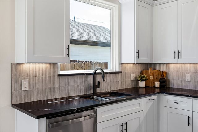 4915 Wichita Street, Granbury, TX 76048