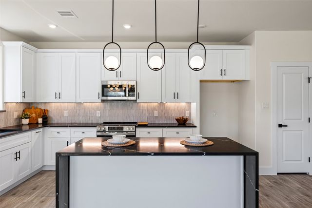 4915 Wichita Street, Granbury, TX 76048