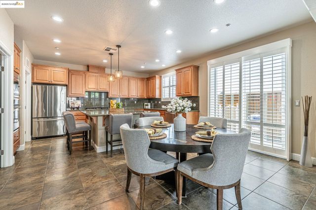 43 Sorrel Ct, Oakley, CA 94561