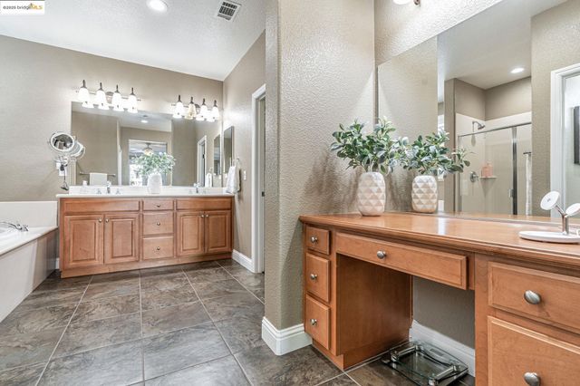 43 Sorrel Ct, Oakley, CA 94561