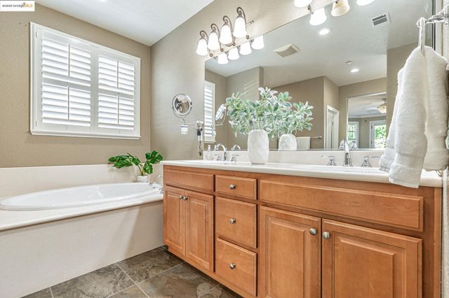 43 Sorrel Ct, Oakley, CA 94561
