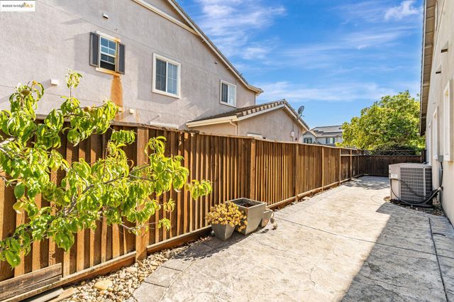 43 Sorrel Ct, Oakley, CA 94561