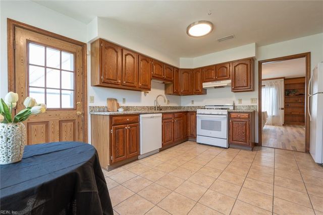 1960 Southaven DR, Virginia Beach, VA 23464