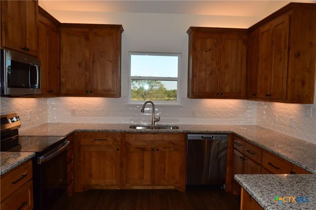 425 County Road 3152, Kempner, TX 76539