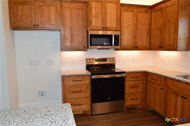 425 County Road 3152, Kempner, TX 76539