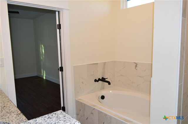 425 County Road 3152, Kempner, TX 76539