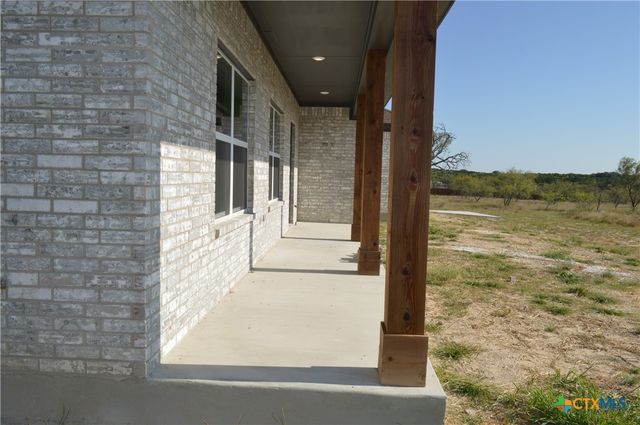 425 County Road 3152, Kempner, TX 76539