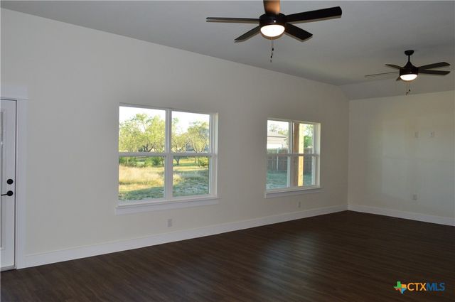 425 County Road 3152, Kempner, TX 76539