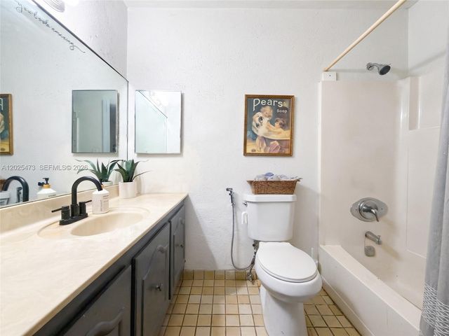 6705 Kingsmoor Way, Miami Lakes, FL 33014