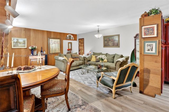 6705 Kingsmoor Way, Miami Lakes, FL 33014