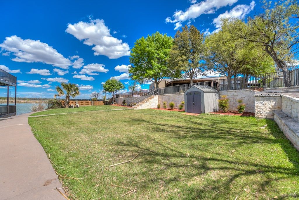 Image 10 of property listing at 2061 Beaty Road, San Angelo, TX 76904